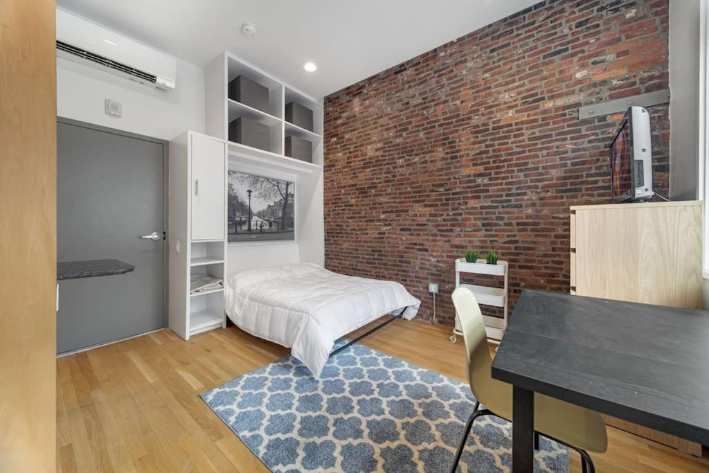 Simple Furnished Studio In The Heart Of Boston Bagian luar foto