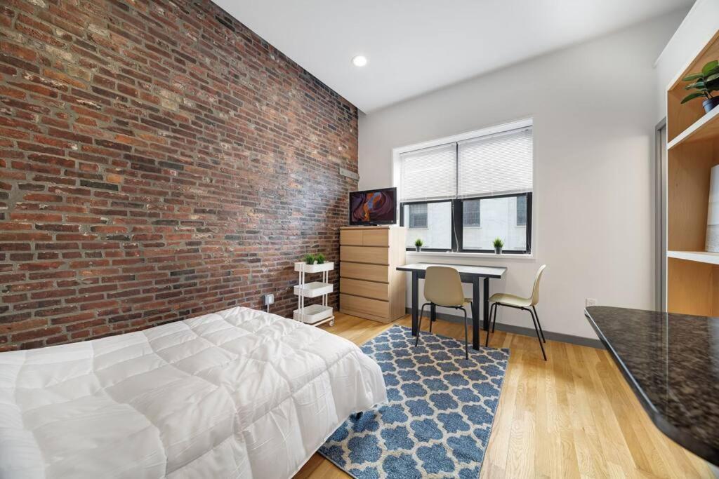Simple Furnished Studio In The Heart Of Boston Bagian luar foto
